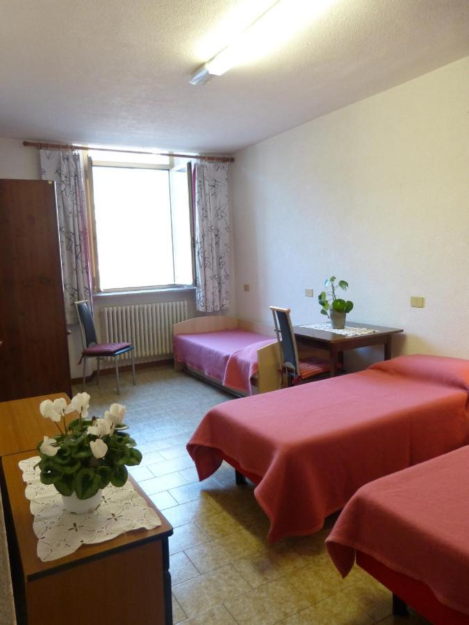Ostello Al Deserto Chiavenna Kültér fotó