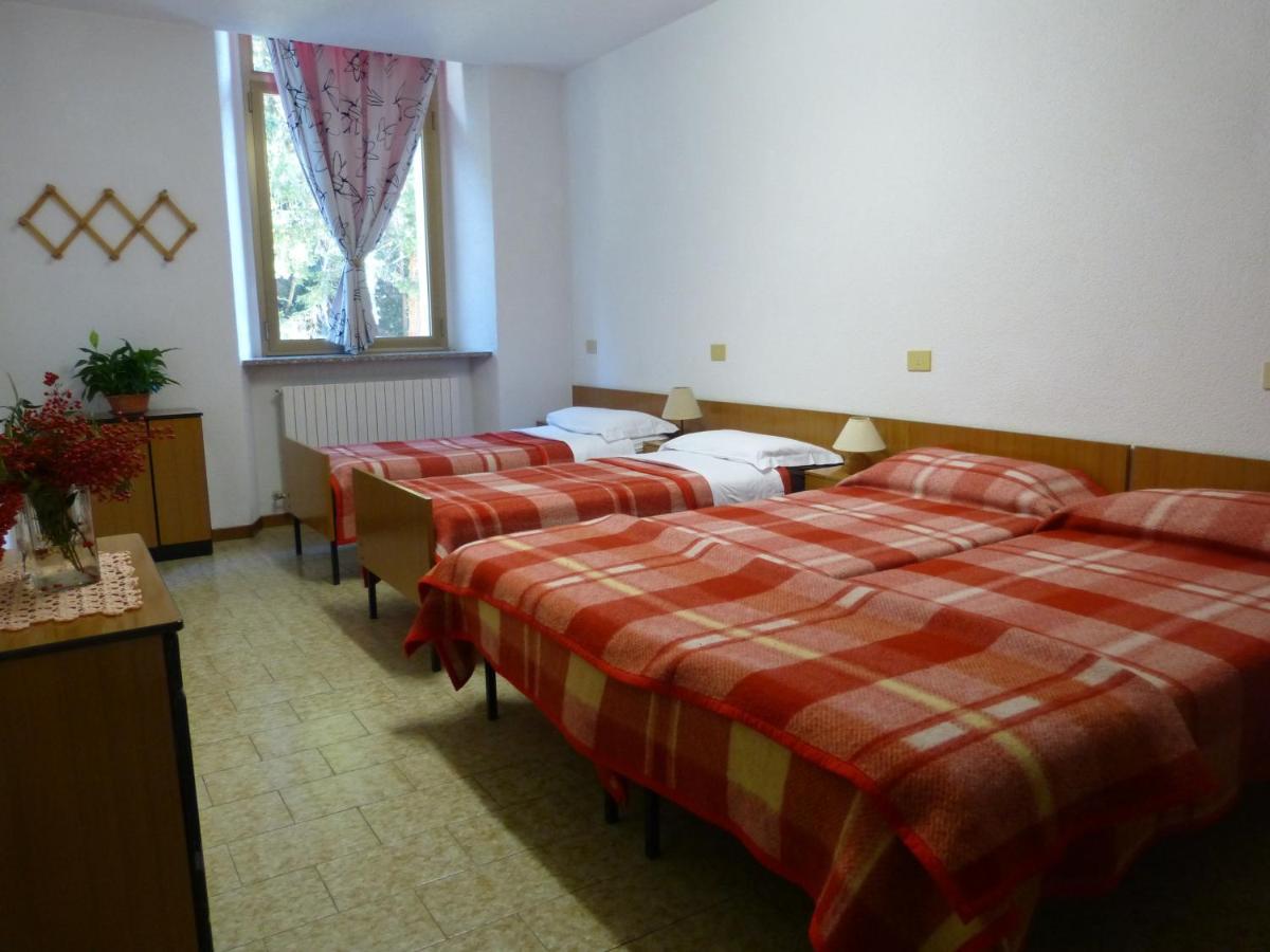 Ostello Al Deserto Chiavenna Kültér fotó